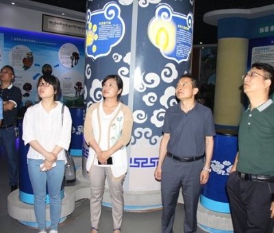 江西省省委宣傳部文化產業(yè)改革處張長山處長蒞臨仙客來公司調研