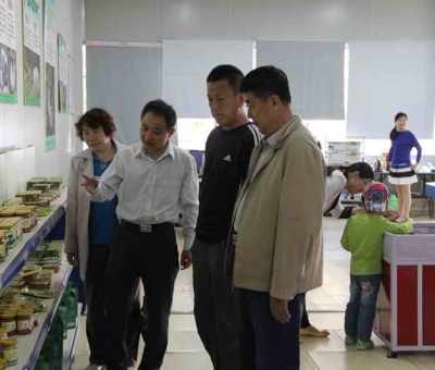 國(guó)家食藥用菌技術(shù)創(chuàng)新戰(zhàn)略聯(lián)盟副秘書(shū)長(zhǎng)劉喜杰一行蒞臨仙客來(lái)考察