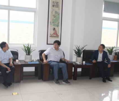 上海食用菌研究所所長張勁松帶隊到仙客來公司 調(diào)研靈芝產(chǎn)業(yè)發(fā)展情況