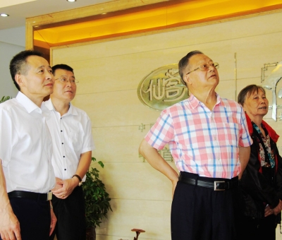 推進農業(yè)發(fā)展抓好生產(chǎn)落實，仙客來因為他的到來備受鼓舞！