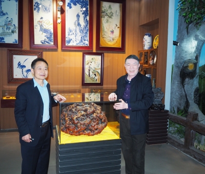 中國(guó)人民解放軍海軍原副參謀長(zhǎng)段昭顯將軍一行蒞臨仙客來(lái)公司參觀指導(dǎo)